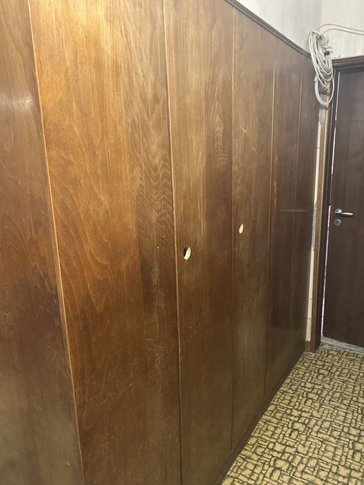 Гардероб разглобен и ламперия