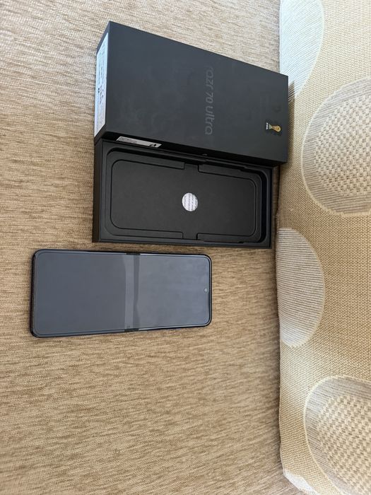 КАТО НОВ 512GB Motorola Razr 70 Ultra  Vivacom Гаранция 2028 г.