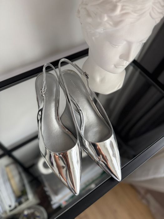Pantofi stiletto