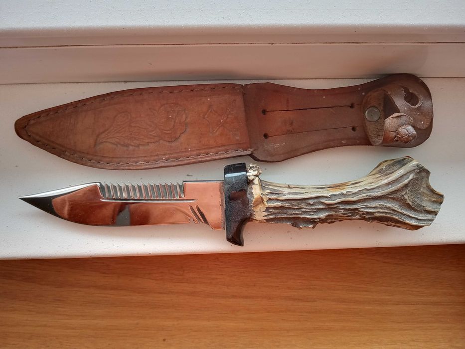 Продавам ловджийски нож