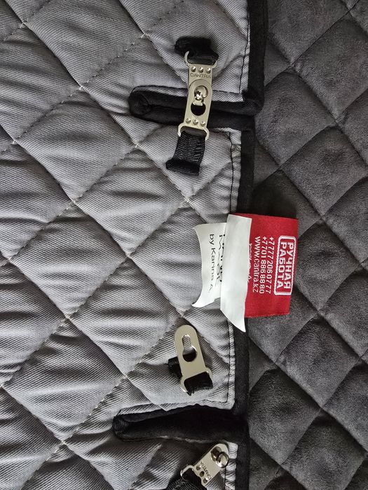 Накидка на сиденье автомобиля