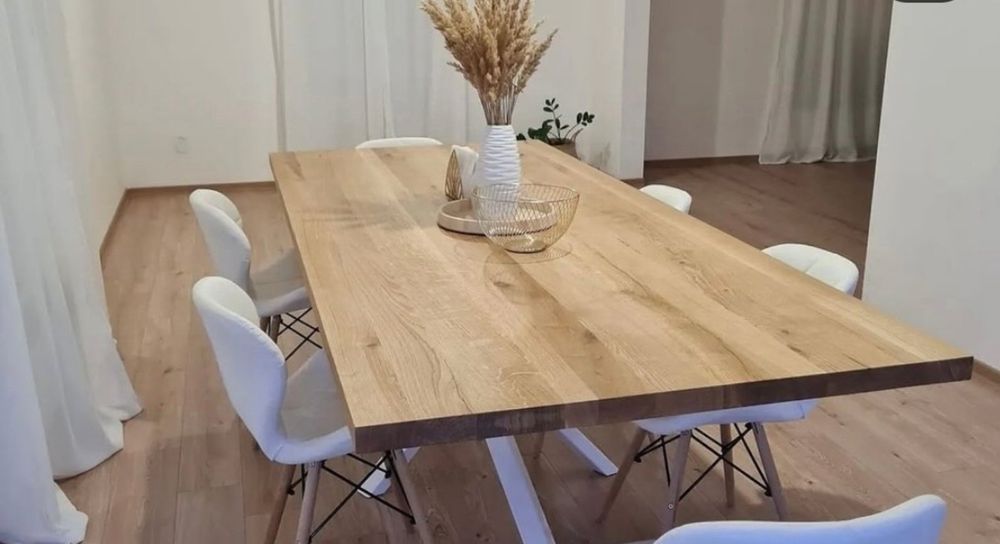 Маси от масив дъб и метални крака