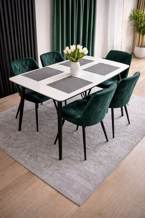 Masa de marmura  cu 4 scaune