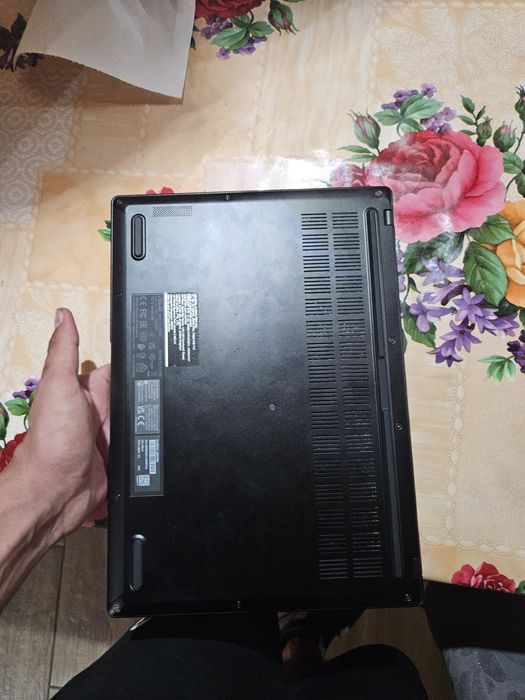 Asus Vivobook S14 1TB Stocare 16GB Ram