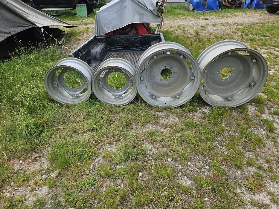 Jante tractor fiat new holland r20 și r28 Oradea • OLX.ro