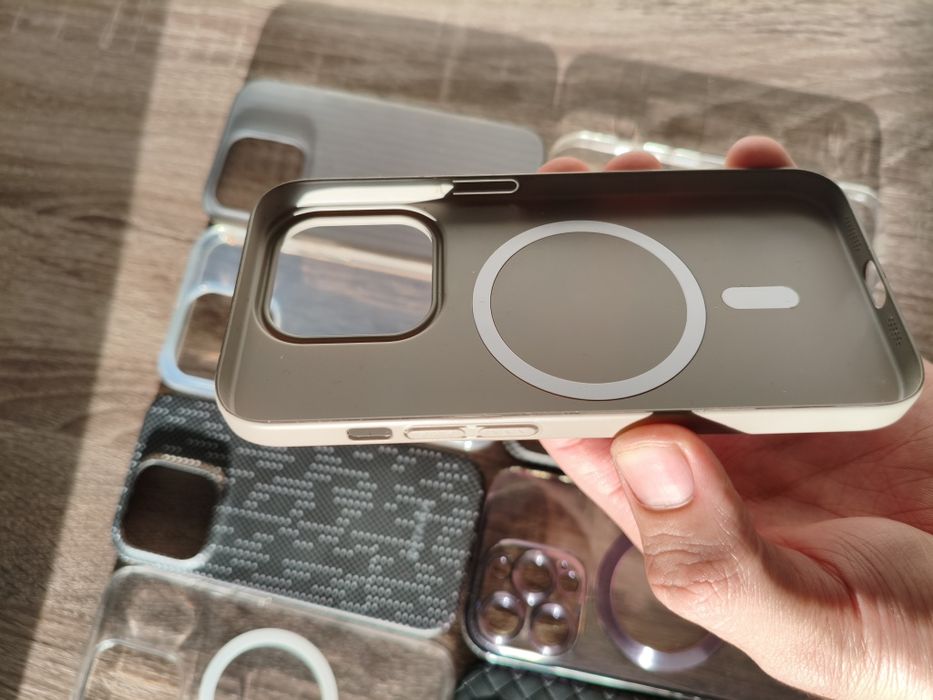 Iphone 14 pro va 15 pro uchun chexollar