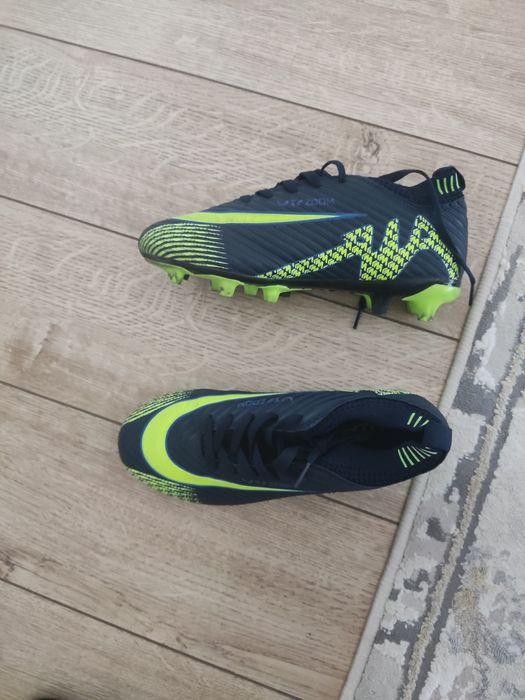 Футбольные бутсы