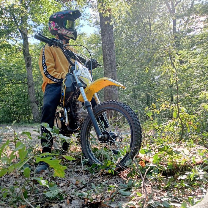 Vând Cross 125 cc Barton sau schimb cu un 250cc