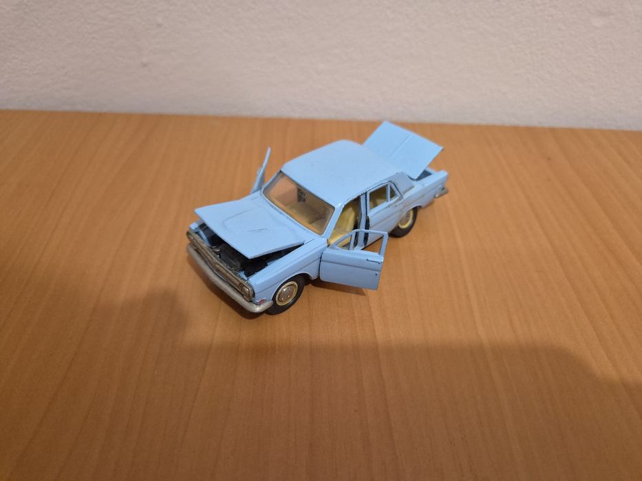 VOLGA GAZ 24 DIECAST TOY CAR 1970'S RUSSIA Vintage ORIGINAL 1/43  400 lei // Dacia 1300 1/24  50 lei
  DACIA 1300  1/24