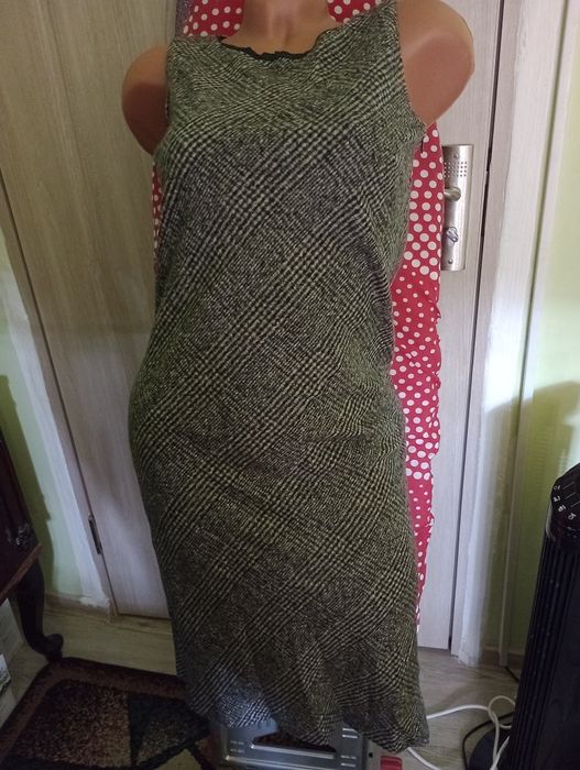 Costume cu pantaloni și fusta, sacouri, jachete, rochii