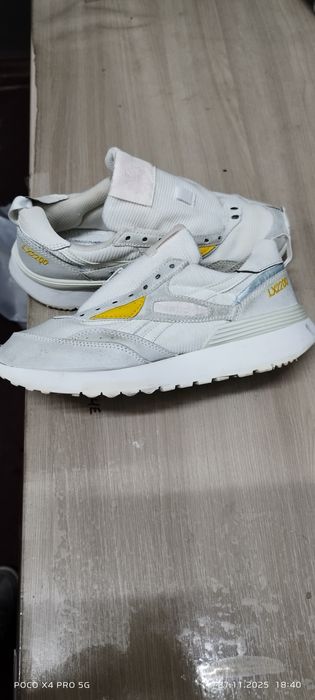 Продам кроссовки Reebok