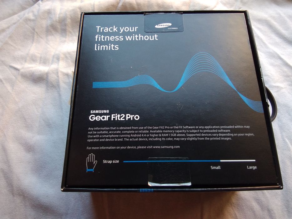 Страхотен смарт часовникСамсунг-фитнес про без каишка,нужна му е каишк