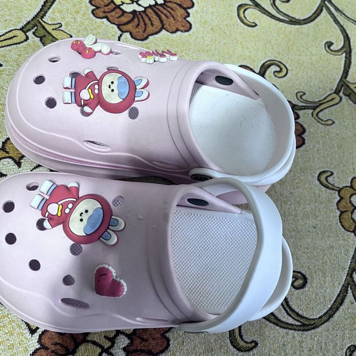 Женская одежда ,брюки джинсы