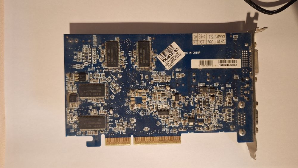 Placă video AGP Radeon 9550 128MB