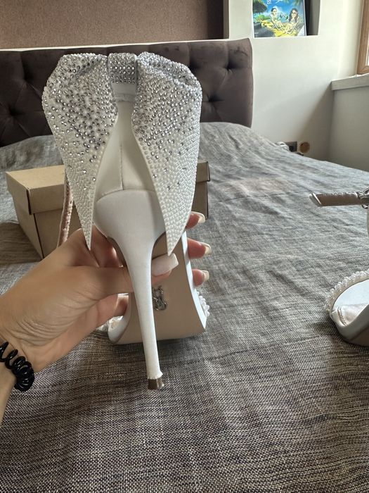 Сватбени сандали Steve Madden