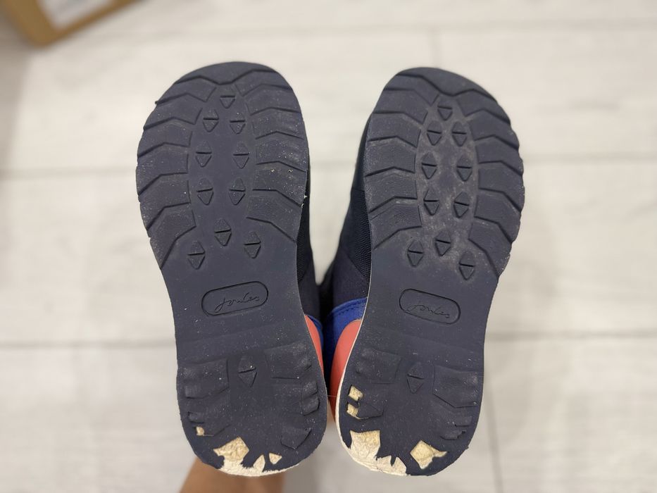 Продам осенние ботинки