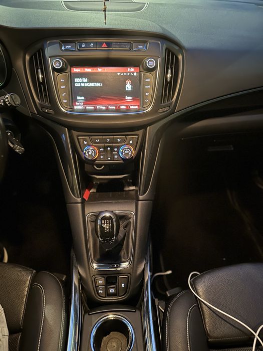 Opel zafira c opc line