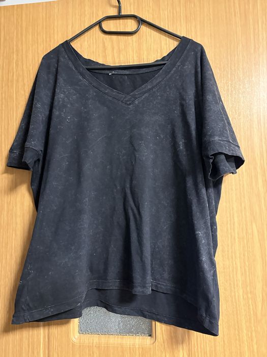 Tricou gri decolteu V