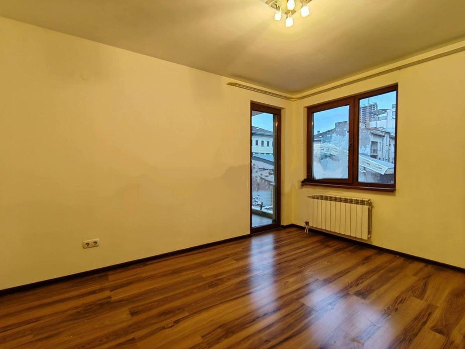 Дава се под наем Тристаен апартамент в София, Зона Б-5 - 120 кв.м за 750 € - Снимка #4