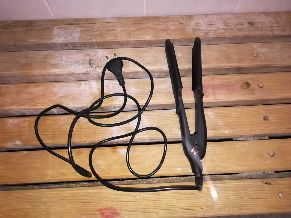 Выпрямитель для волос женский