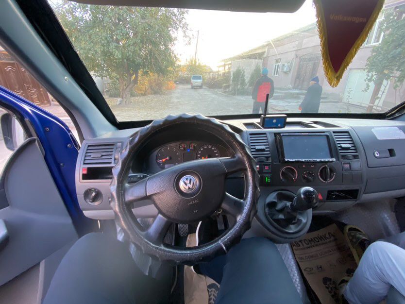 Продается Volkswagen T5 2010 года машына на ходу сел и поехал