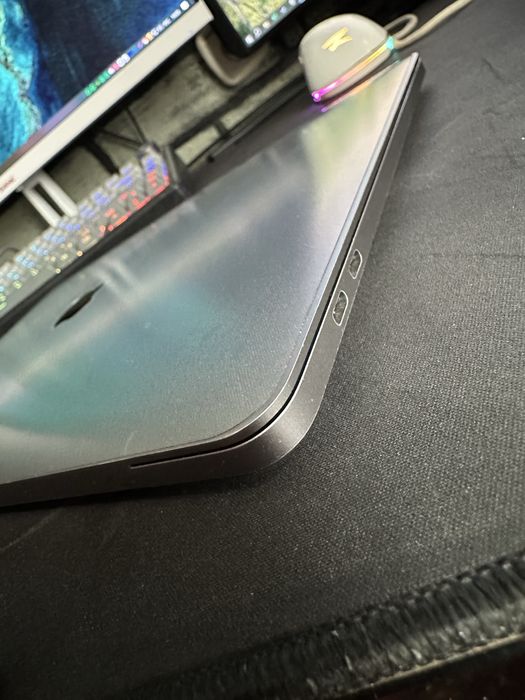 Macbook pro 2020 m1 / 8 gb / 512