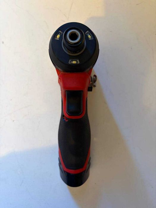 Milwaukee винтоверт M12 FID2-0