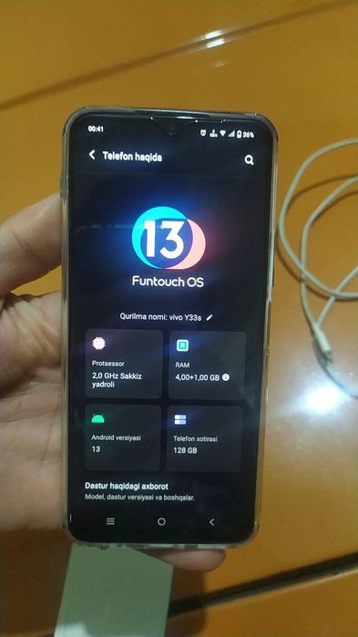 Vivo y 33 s sotiladi.    Karopka , dakument bor. Zaryadnik radnoy.