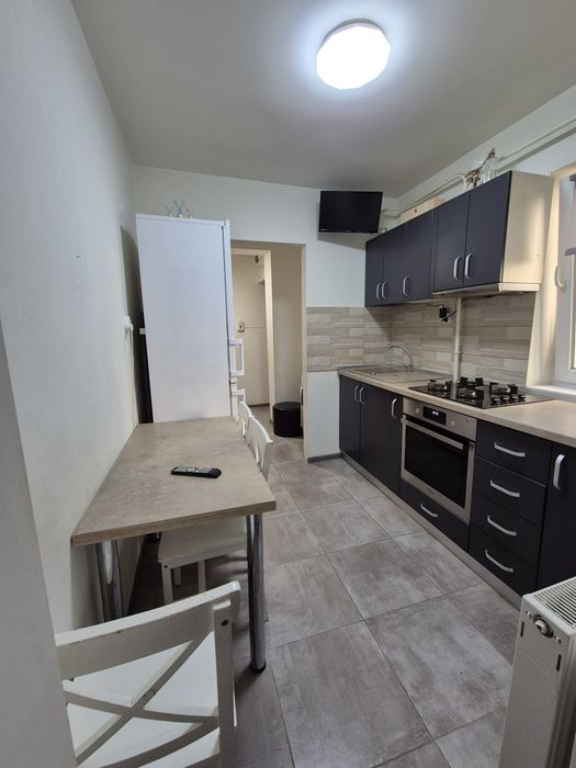 Închiriez apartament 2 camere ultracentral