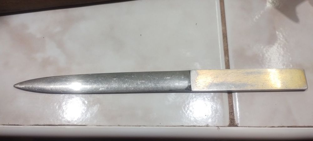 Нож  (отварачка) за писма VW