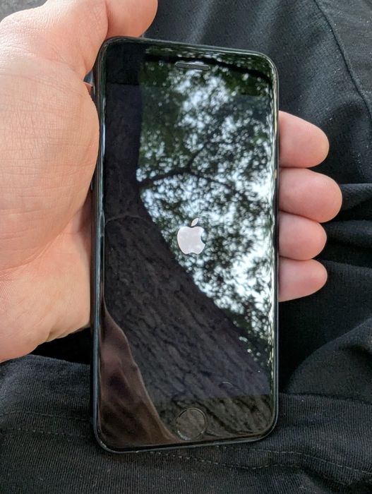iPhone SE 3 64гб