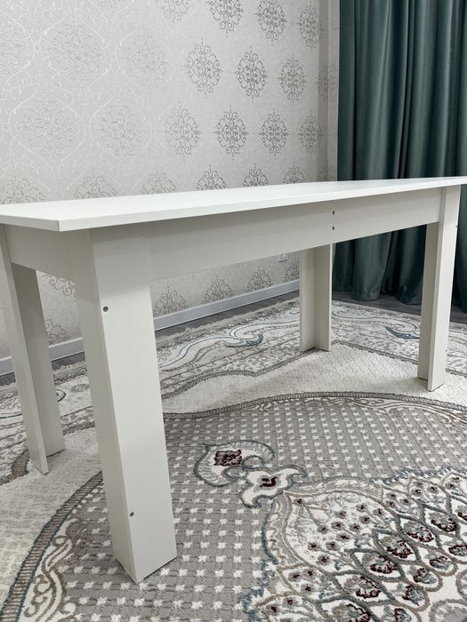 Продаю стол новый