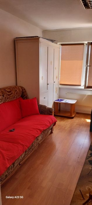 Închiriez garsoniera