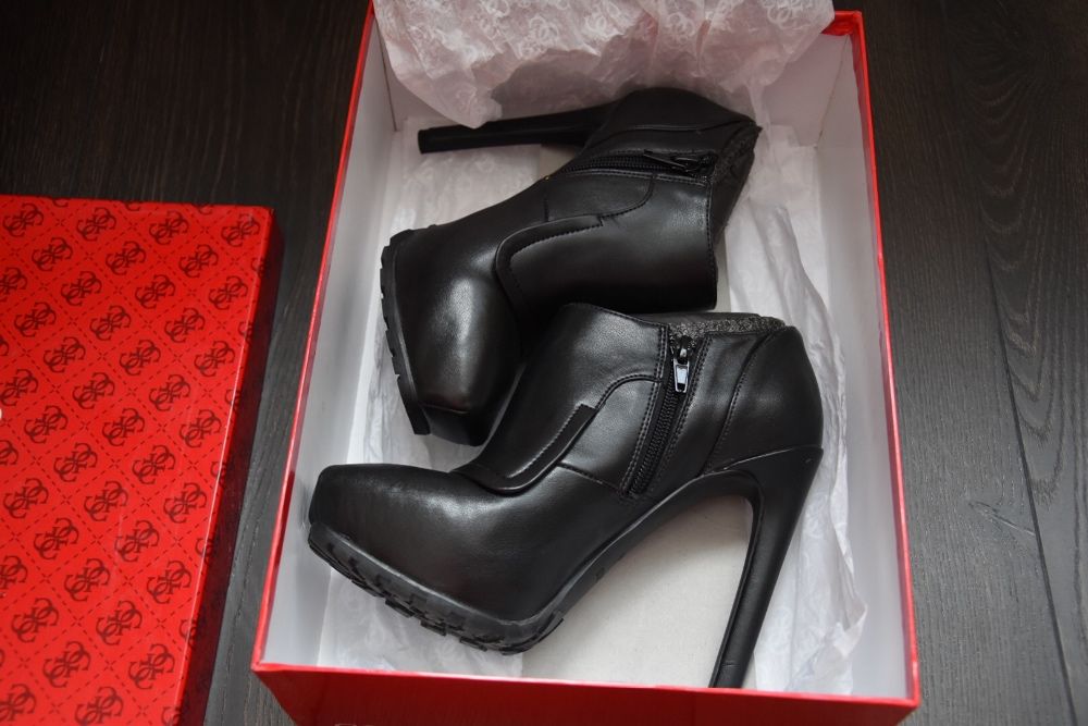 Боти Guess нови