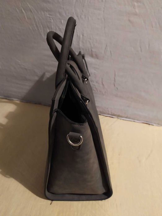 Дамска чанта марка PRIMARK ,луксозна ,немска- нова