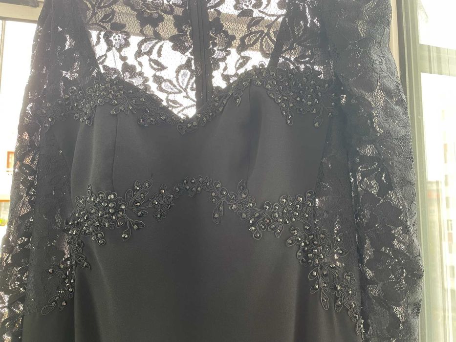 Официална черна рокля