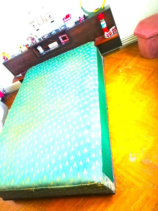 Pat vintage cu mobilier 120 /200