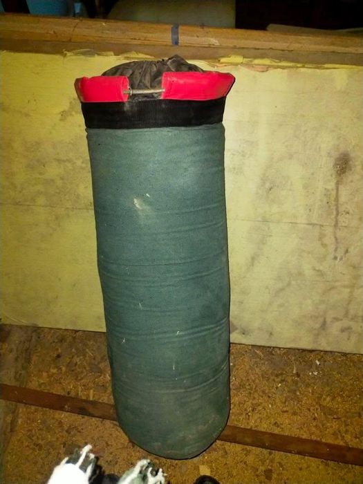 Продам грушу боксёрскую