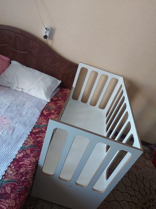 Продаётся детская кровать с выдвижными ящиками