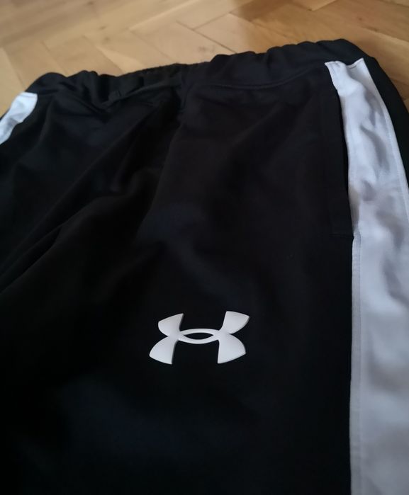 Оригинално мъжко долнище Under Armour размер S
