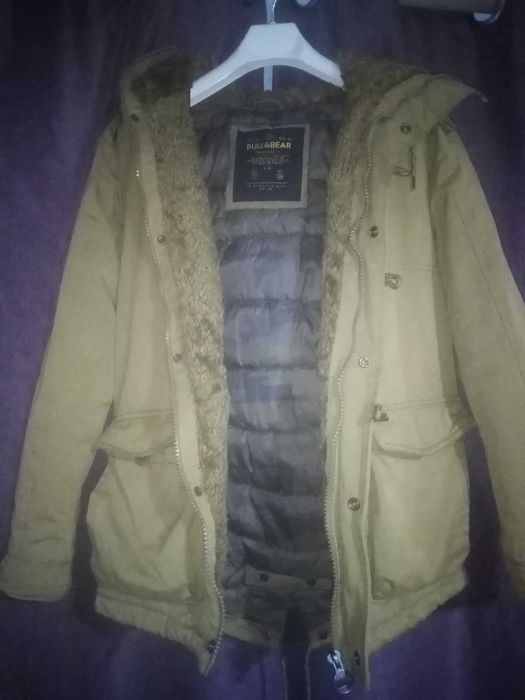 Продавам Яке PULL & BEAR