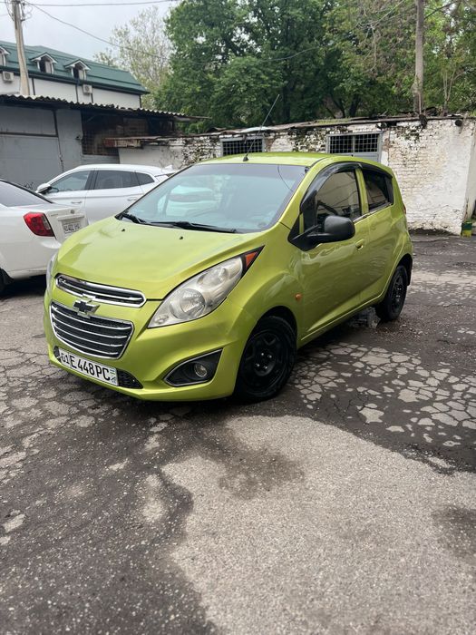 Spark 3-pozitsya sotiladi