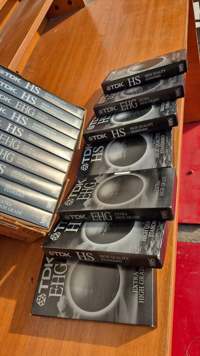 Vând lot 10 casete video VHS originale TDK, 240 minute cu filme, foarte bune pentru reinregistrare