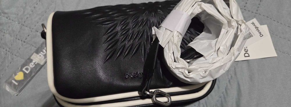 Дамска чанта на марката desigual