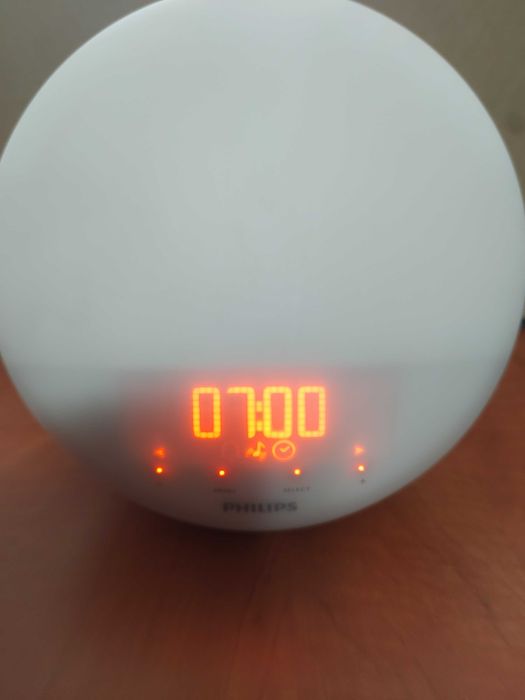 Radio FM cu ceas Philips HF3510 LED Wake-up Sunrise Simulation Solara