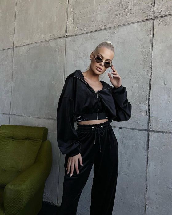 Велурен костюм с персонализиран ластик