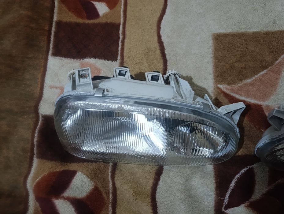 Фары  на Фольксваген гольф 3