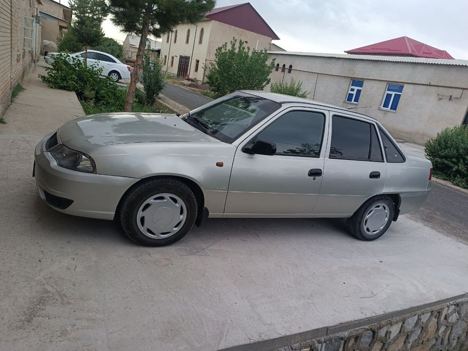 Nexia 2 sotiladi metalika svet 2009 yil kraska Radnoy tozza metan bor