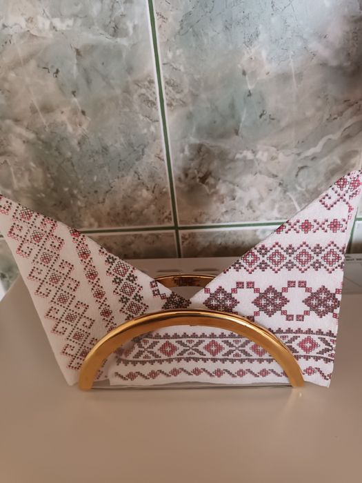 Стъклен салфетник със златни кантове