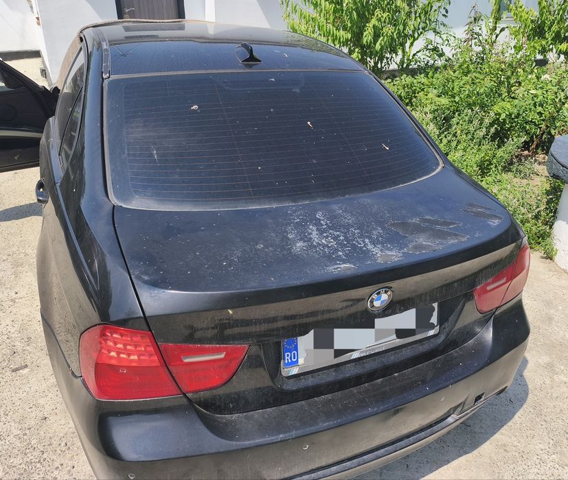 Vând BMW e90 320i